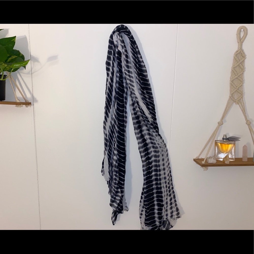 Black and White Tye Dye Scarf
